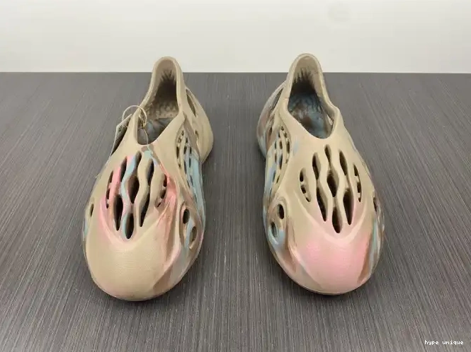 hype GY3969 Yeezy Adidas Runner Foam 0519